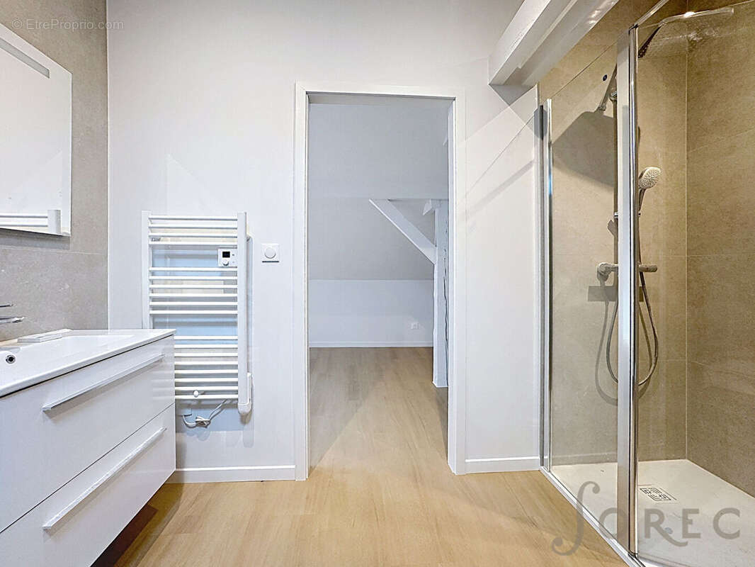 MONTIGNY-LÈS-METZ - T2 coup de coeur sous combles - 62 m² Carrez et 90 m² au sol - photo 4