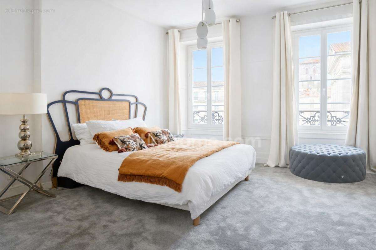 16000 Angoulême - Appartement de standing –  Grand espace de 150 m² – Plateau d’Angoulême – 3 chambres – 2 suites parentales – 3 - photo 6