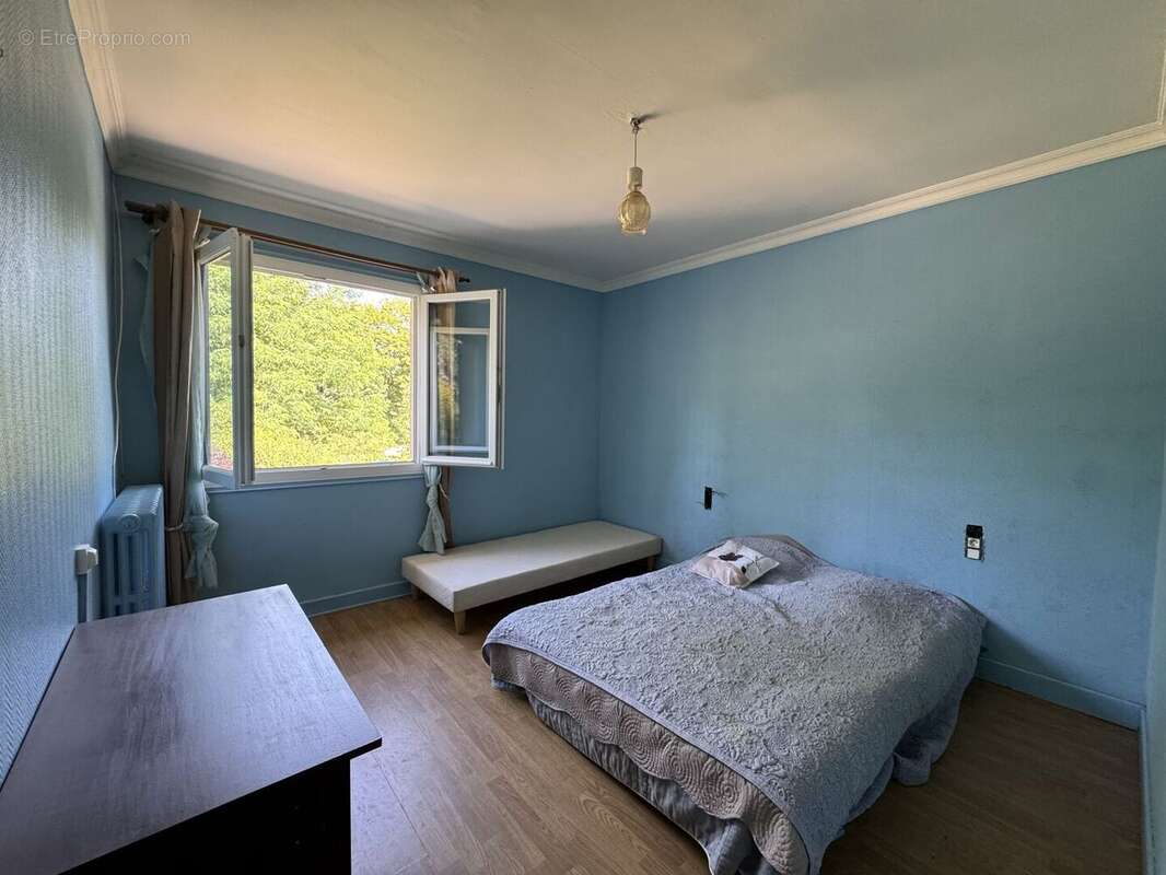 Ensemble immobilier avec maison, deux logements indépendants, atelier et piscine - photo 11