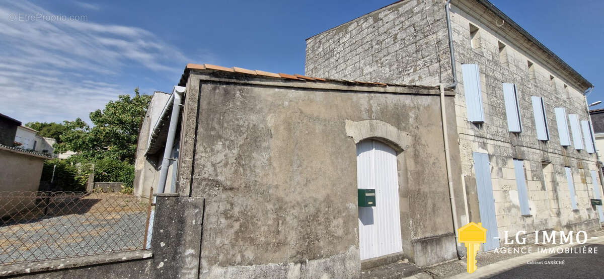 Maison à SAINT-FORT-SUR-GIRONDE