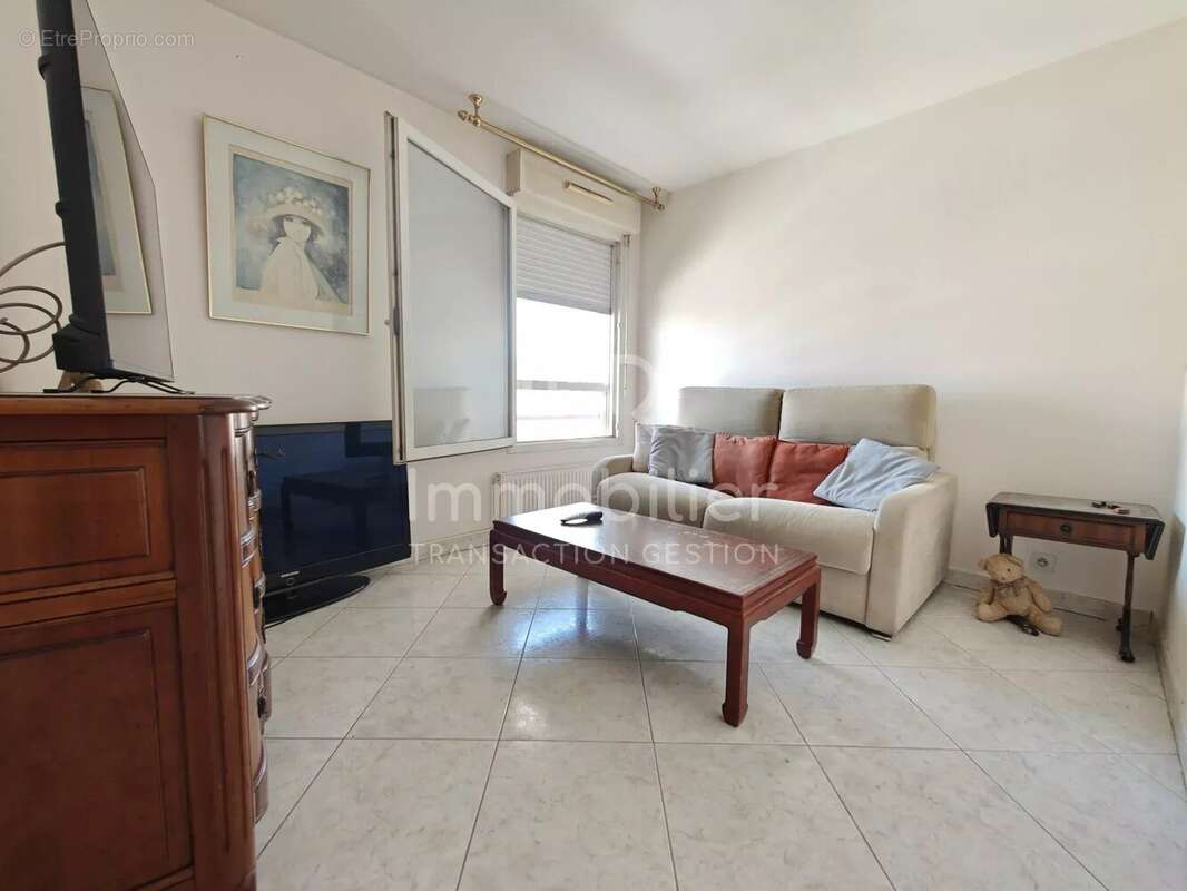 T4 83.63 m² vue mer etage eleve grand garage - photo 13