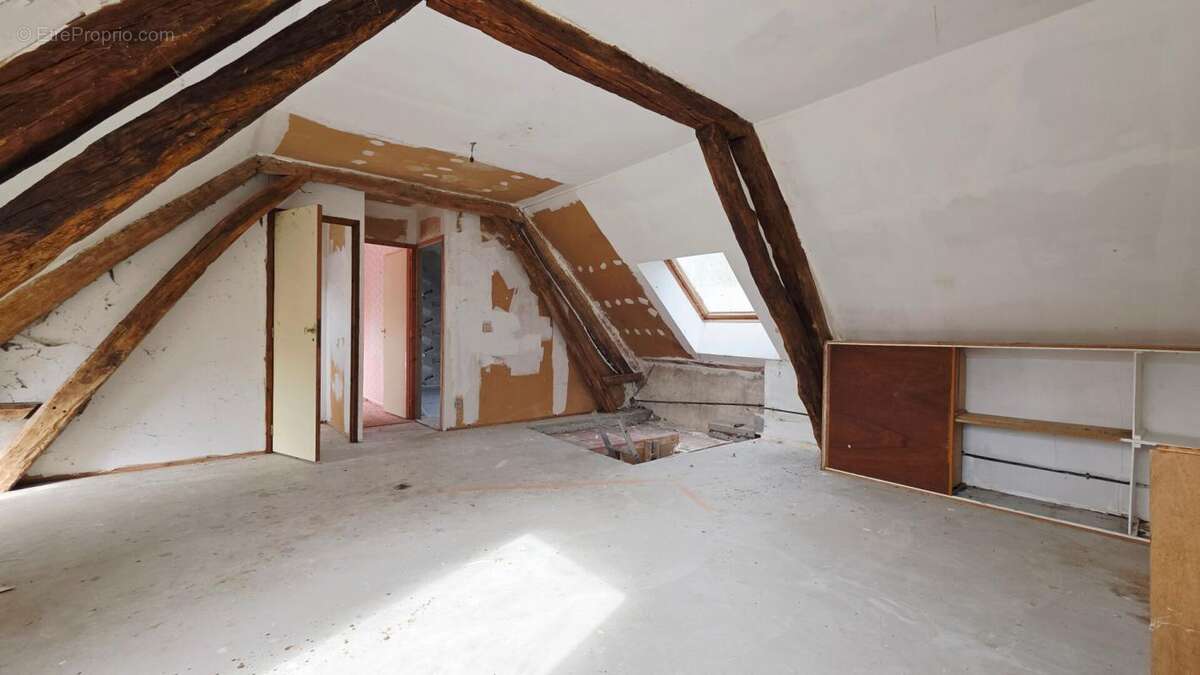 Maison corp de ferme 8 pieces grange hangar - photo 12