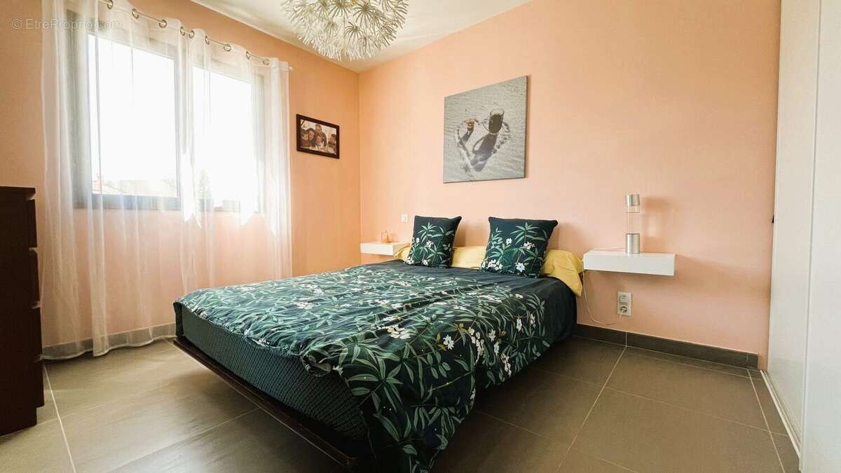 Maison 129 m² à Le Pouget  - photo 8
