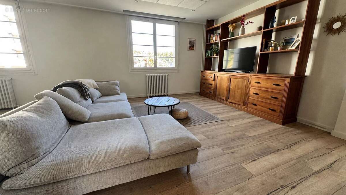 Grand t6 de 163 m² ? toit-terrasse ? plein centre de dax - photo 4