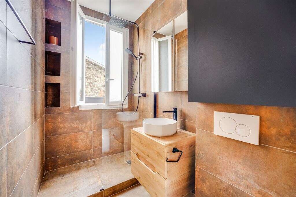 Appartement à PARIS-20E