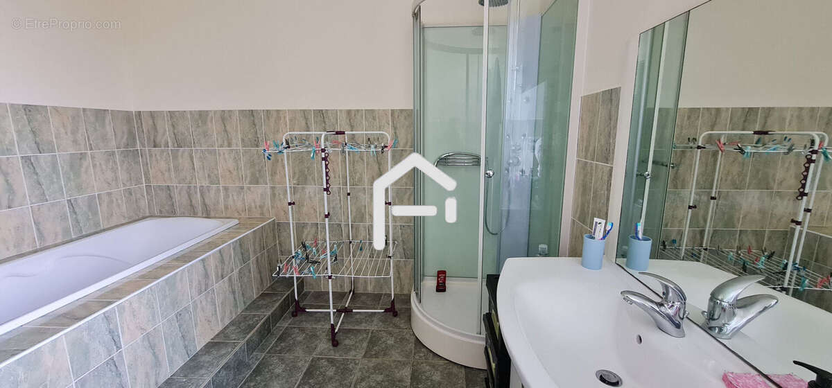 Appartement à JUILLAC