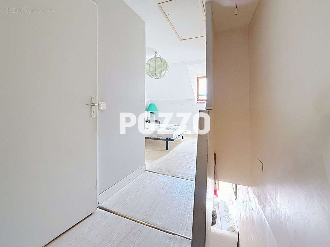 Maison à LA RIVIERE-SAINT-SAUVEUR