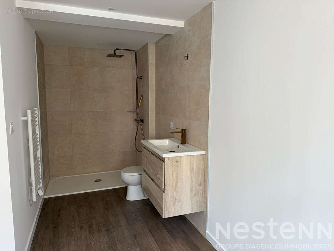 Maison de ville entièrement rénovée dans la Bastide de Carcassonne avec deux chambres en suite à proximité de l'université - photo 8