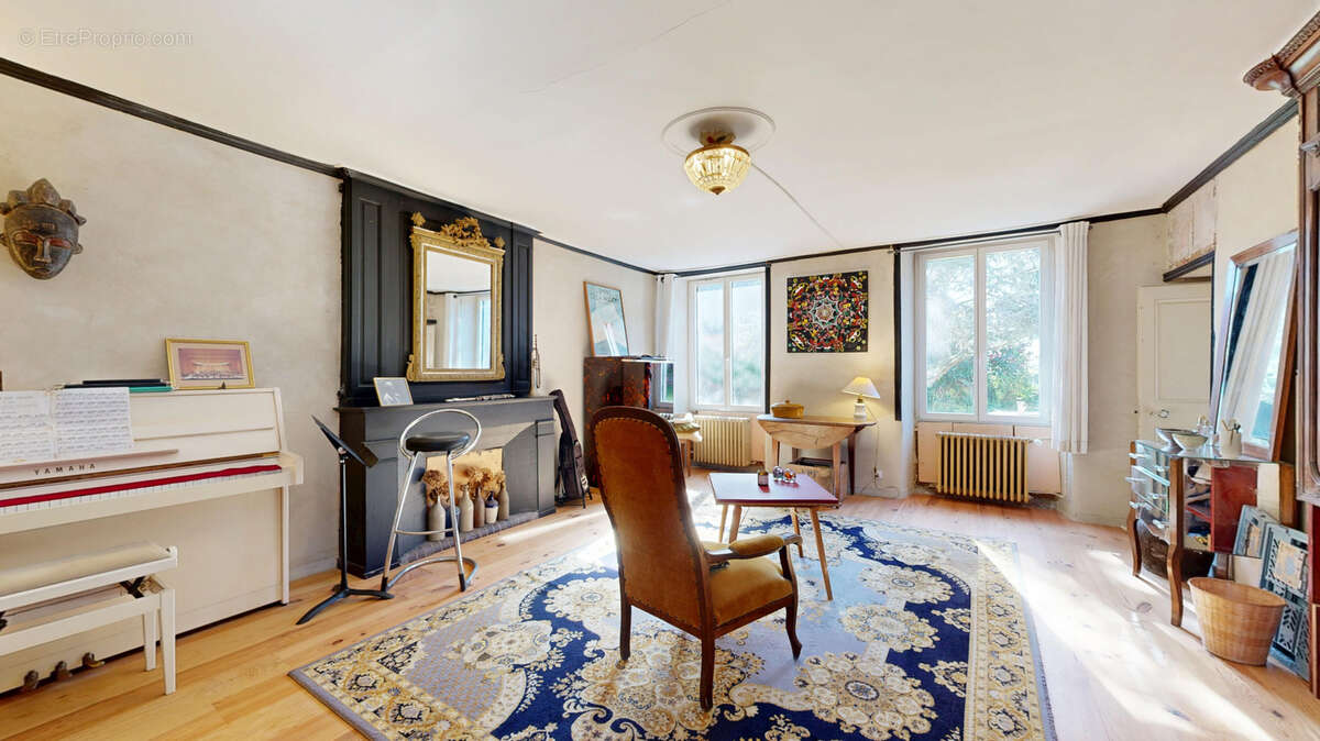 Maison à SAINT-DENIS-LE-GAST