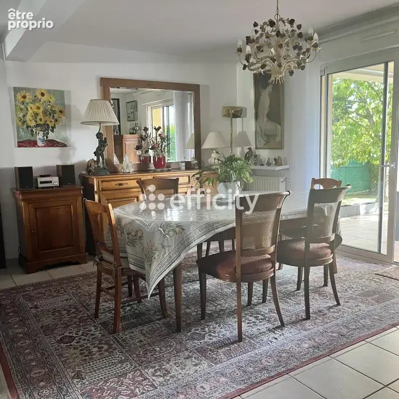 Maison 5 pièces 111 m² à vendre à Saint-Martin-Le-Beau (37270) - photo 2