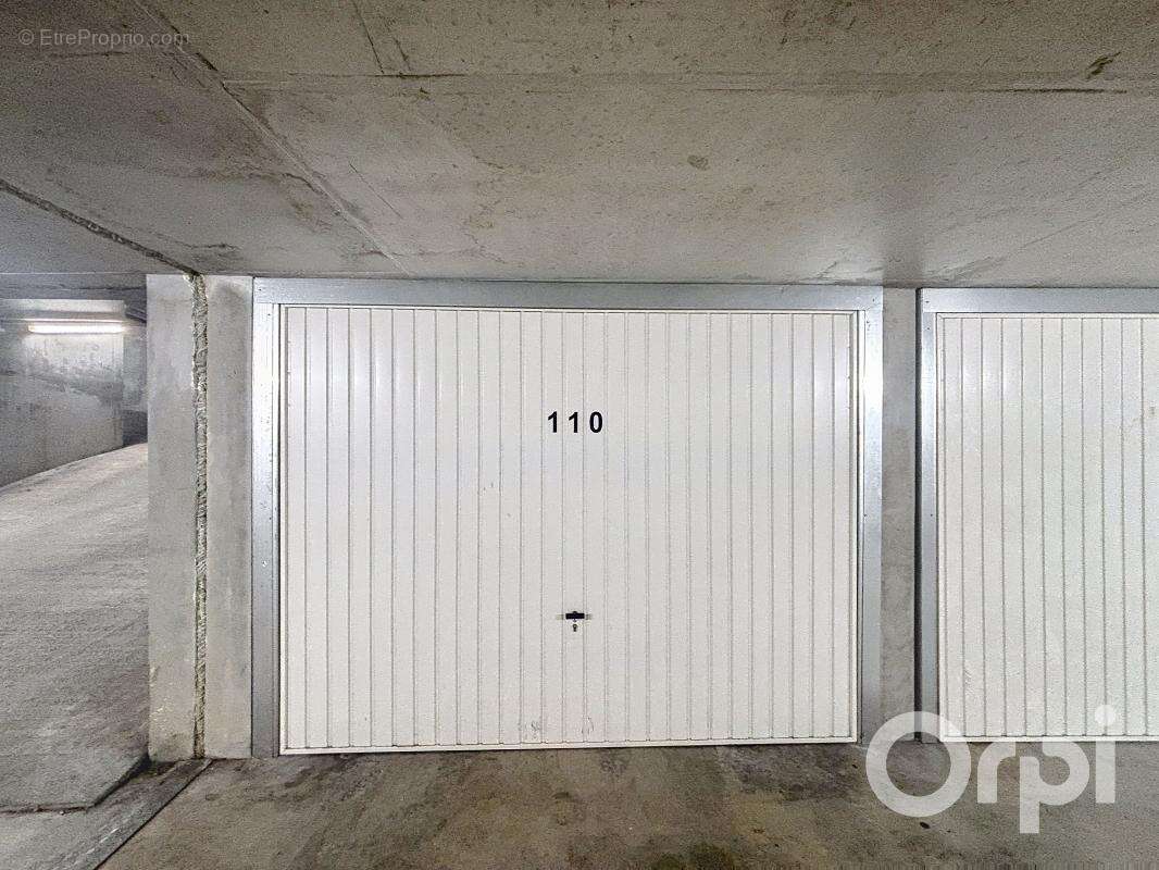 Garage fermé - centre-ville - photo 2