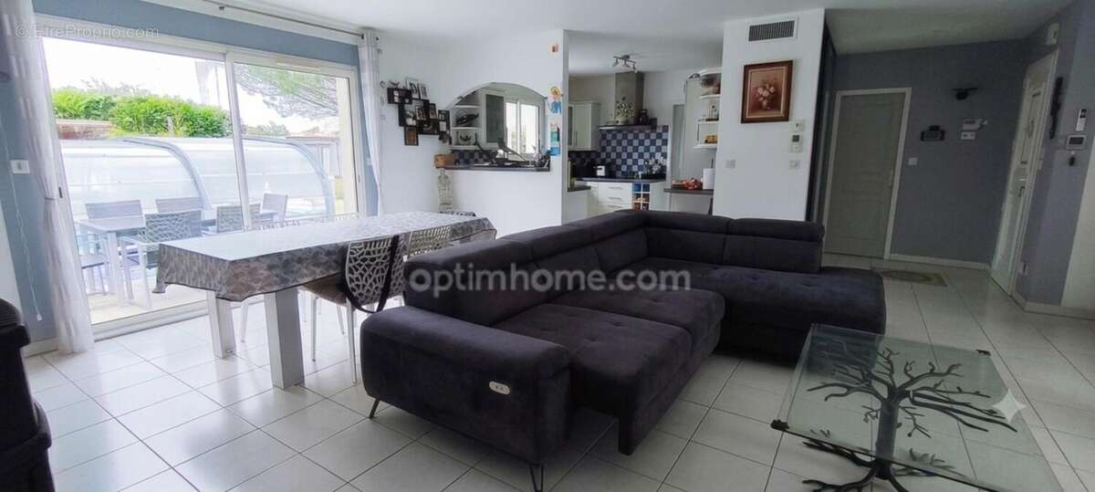 Maison de plain-pied – 167 m² – piscine avec abri haut – dpe b – panneaux solaires – 3 596 m² de terrain – clam, à 5 minutes de  - photo 4