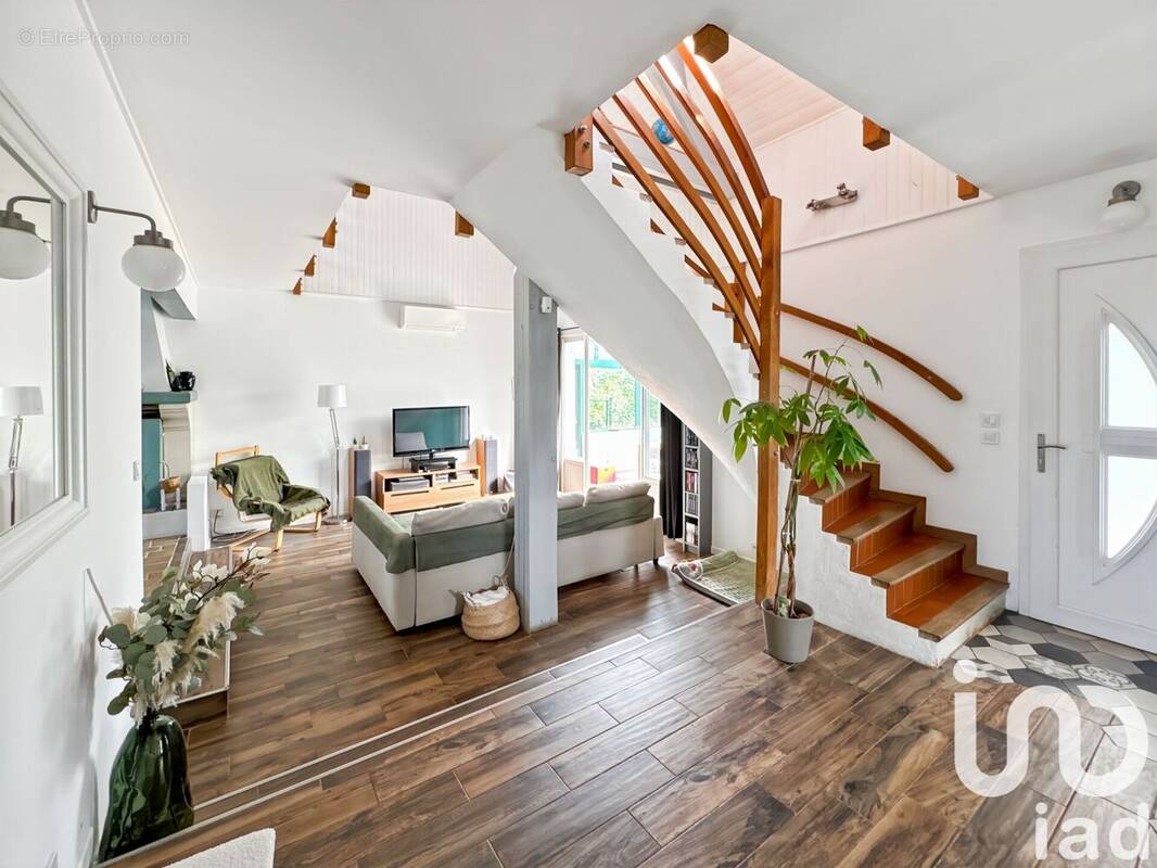 Photo 1 - Maison à CRISENOY