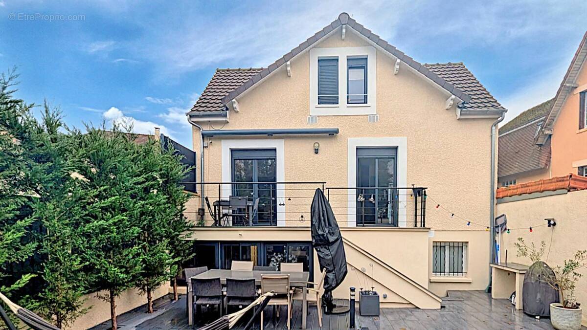 Maison à MONTMORENCY