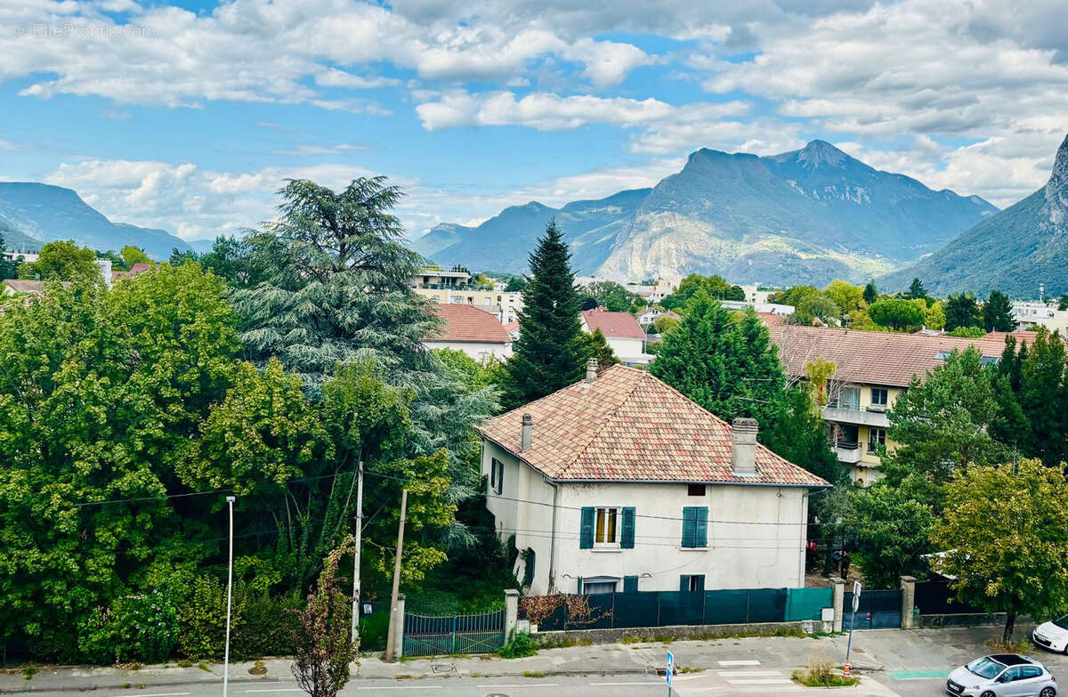 Appartement à FONTAINE