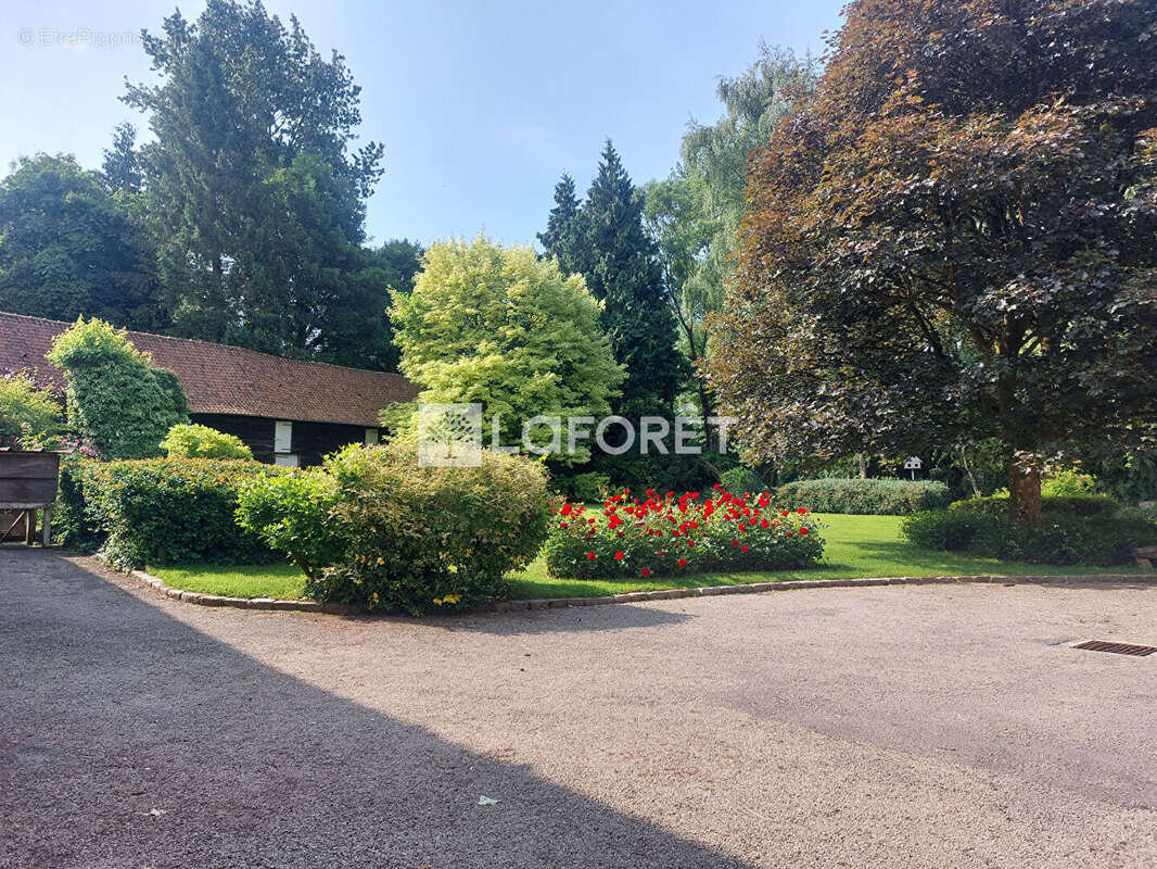 Maison à QUOEUX-HAUT-MAINIL