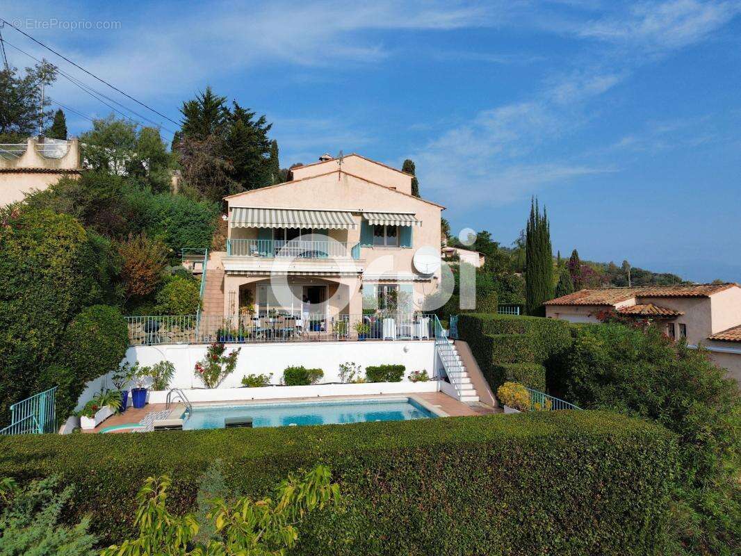 Maison à MANDELIEU-LA-NAPOULE