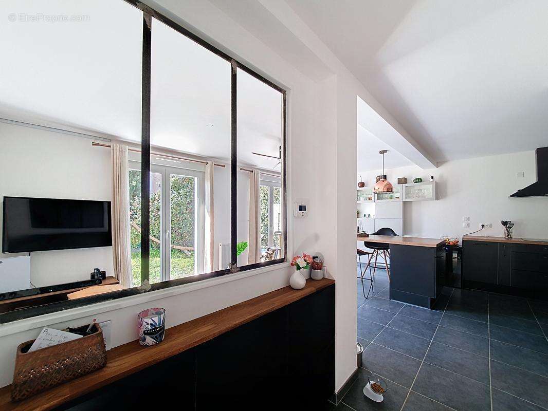 Maison à SEREZIN-DU-RHONE