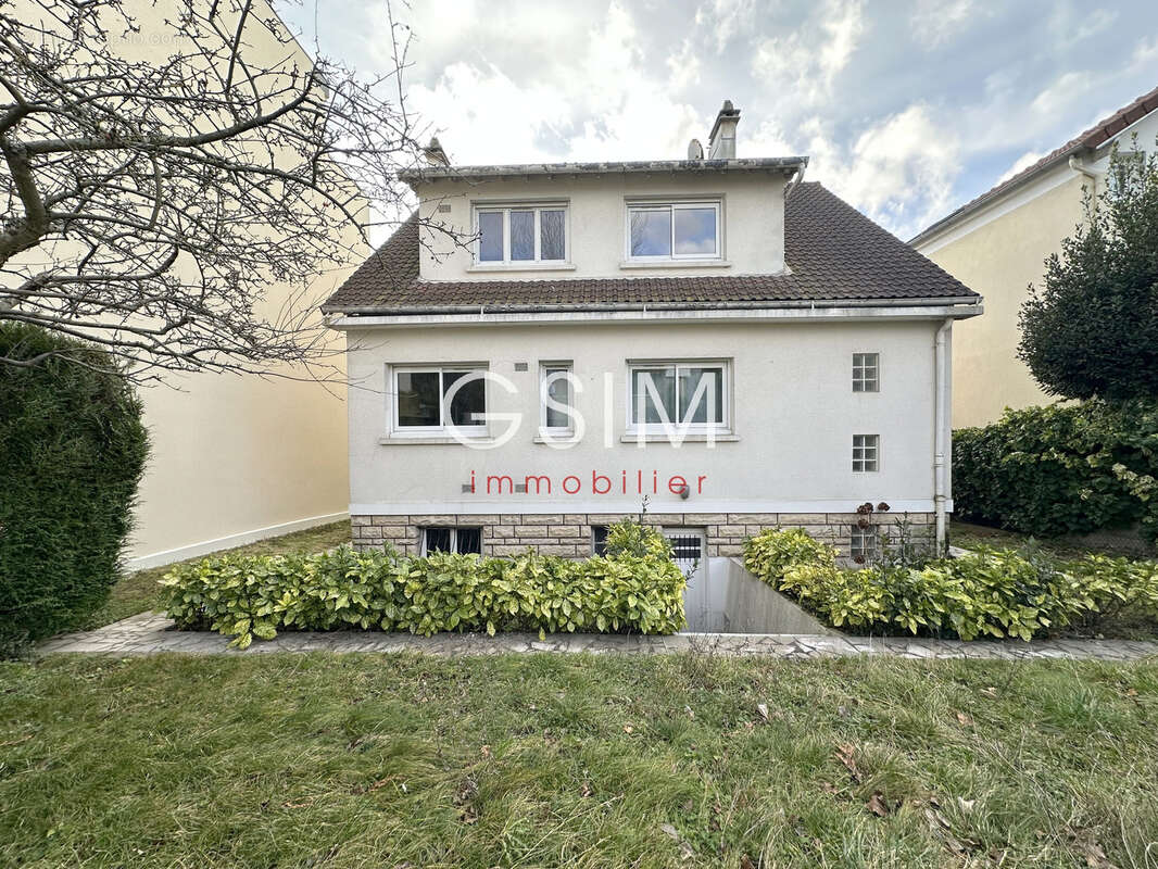 Maison à SURESNES