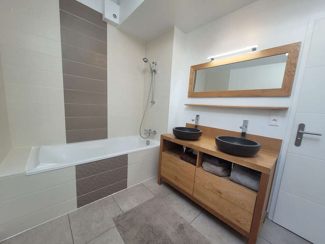 Appartement à SAINT-CASSIN