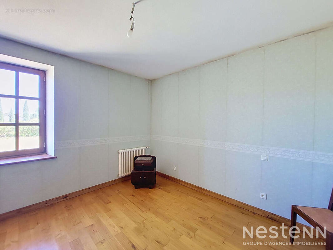 A Vendre Bâtisse en pierre de 209 m² en partie rénovée avec dépendances sur parcelle de plus de 1.2 ha - photo 11