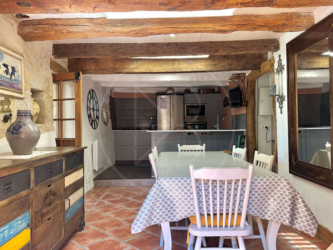 Maison à CAUBON-SAINT-SAUVEUR
