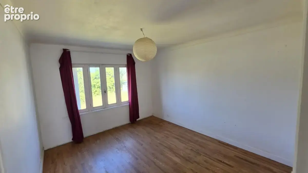 Maison avec deux appartements T4, jardin et garage   Fort po - photo 15