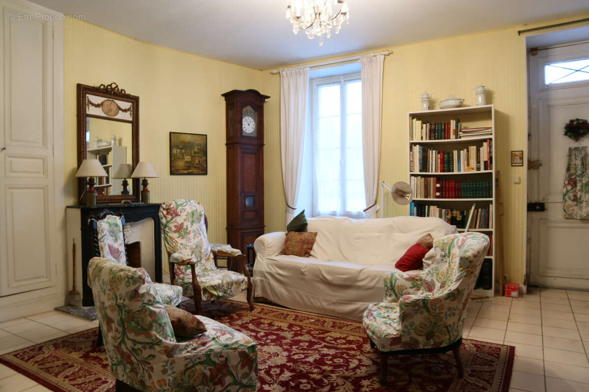Maison à COGNAC
