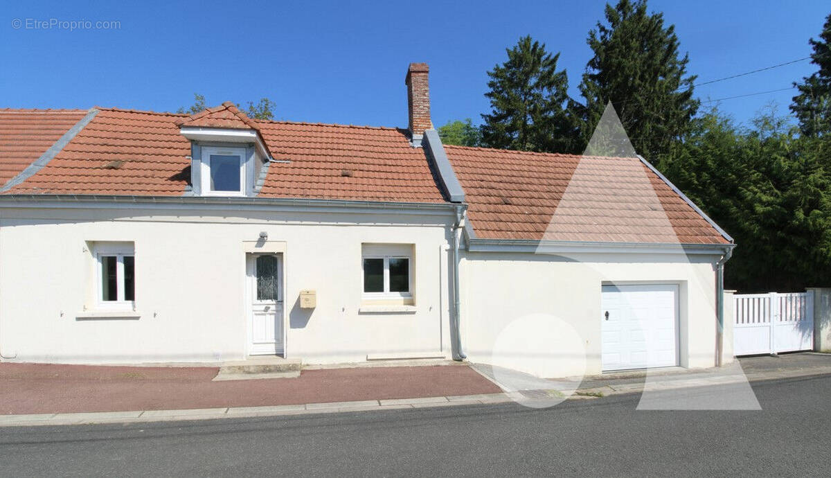 Maison à PONTOISE-LES-NOYON