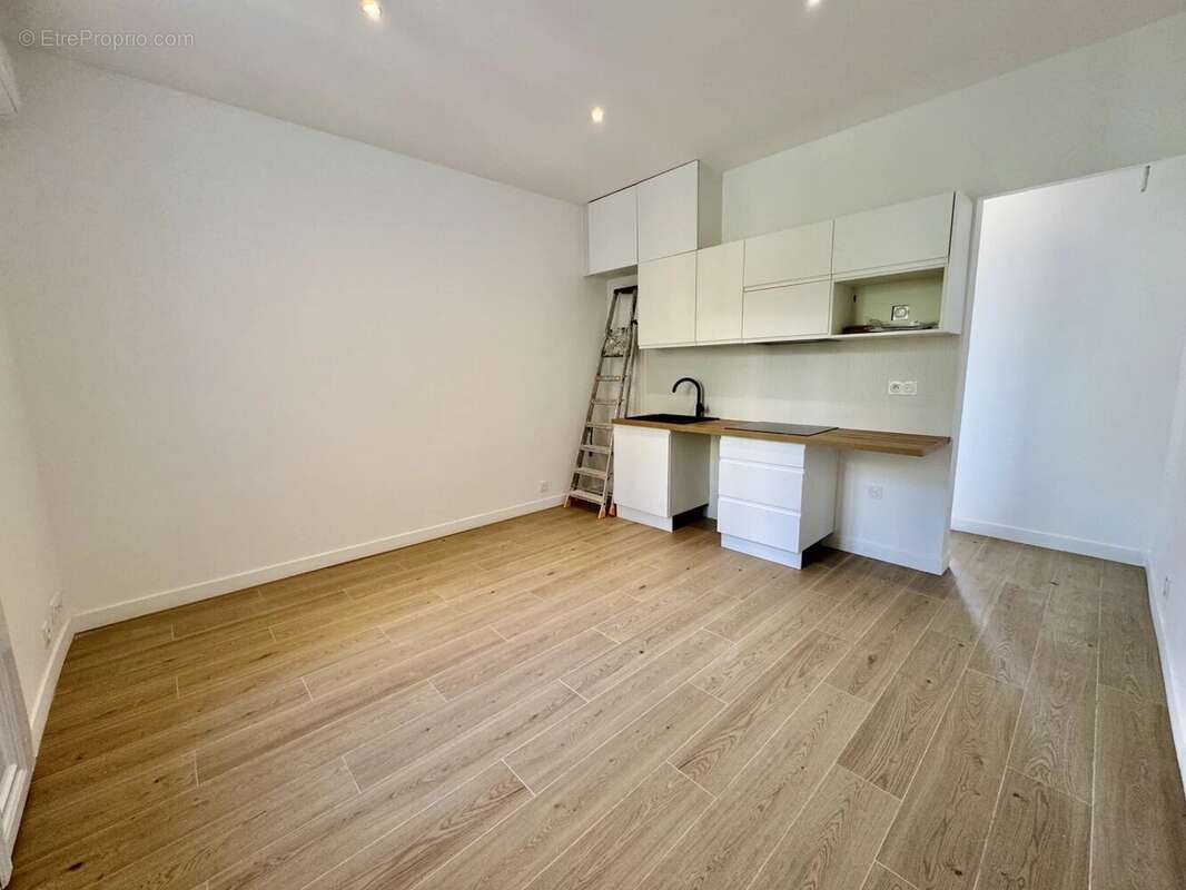 Cannes vente 2 pièces au calme absolu dans maison bourgeoise - photo 2