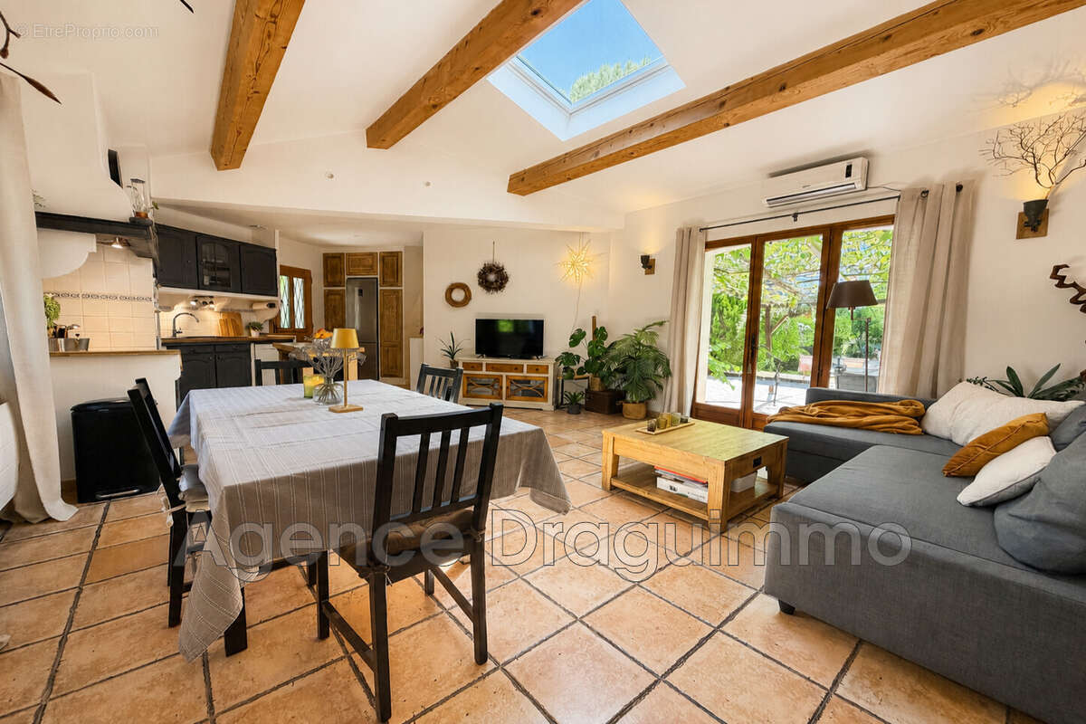 Maison à TRANS-EN-PROVENCE