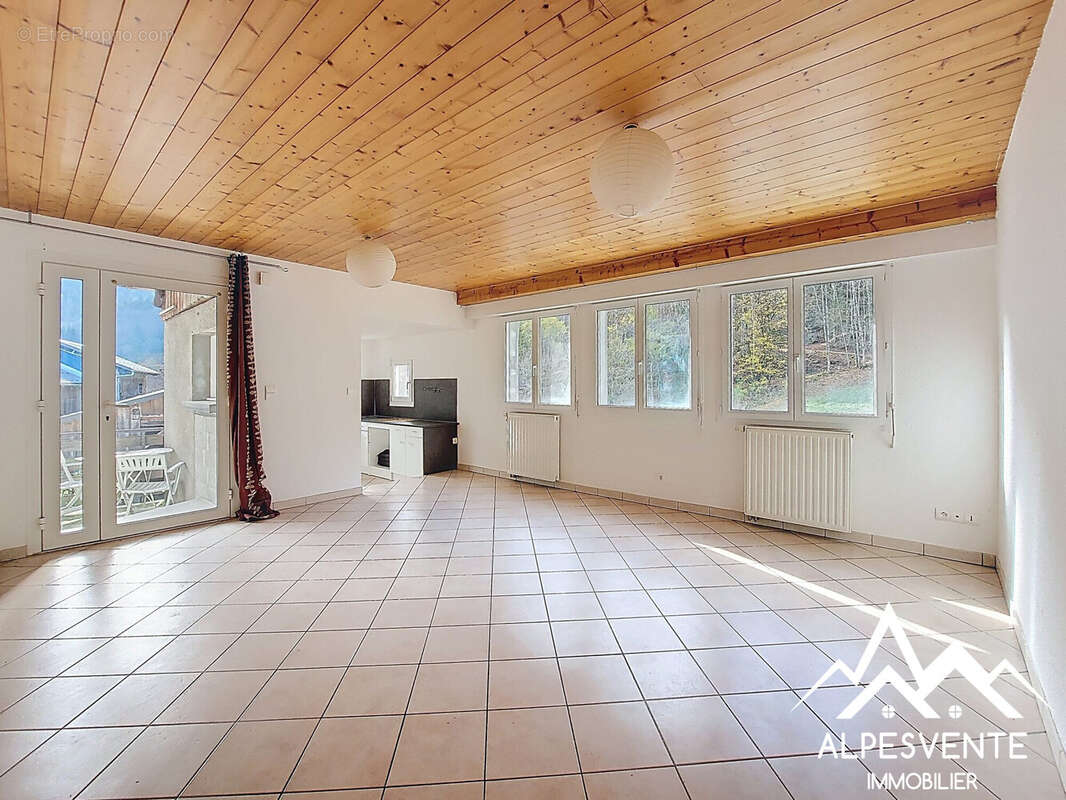 Appartement à VAILLY