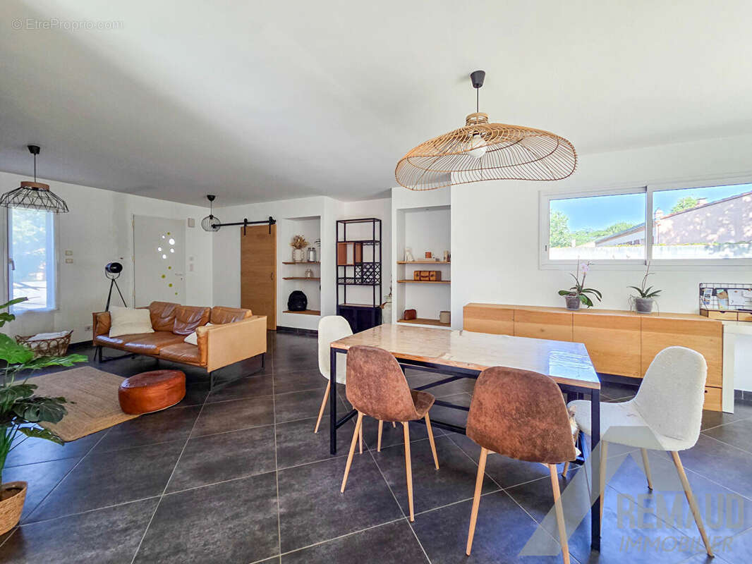 Maison à AIZENAY