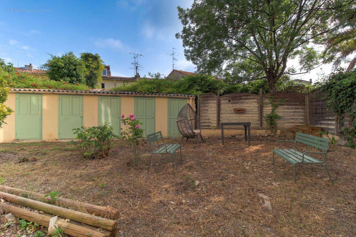 Appartement à SAINT-LAURENT-DU-VAR