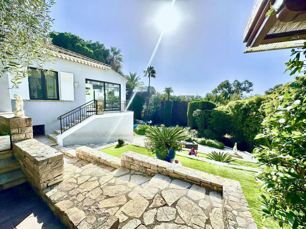 Cannes basse californie villa t6 individuelle 405m2vue mer calme,  piscine terrain 1800m2 garage - photo 10