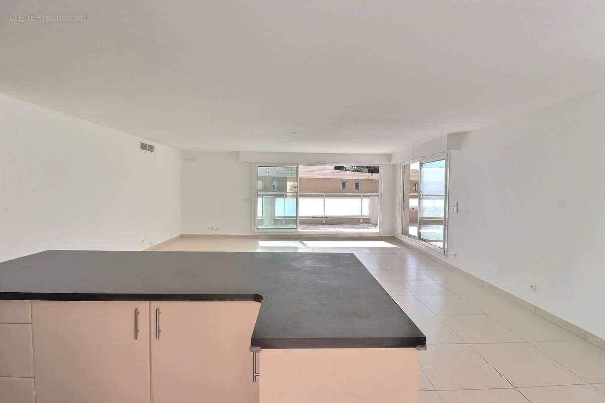 Appartement à CAP-D'AIL