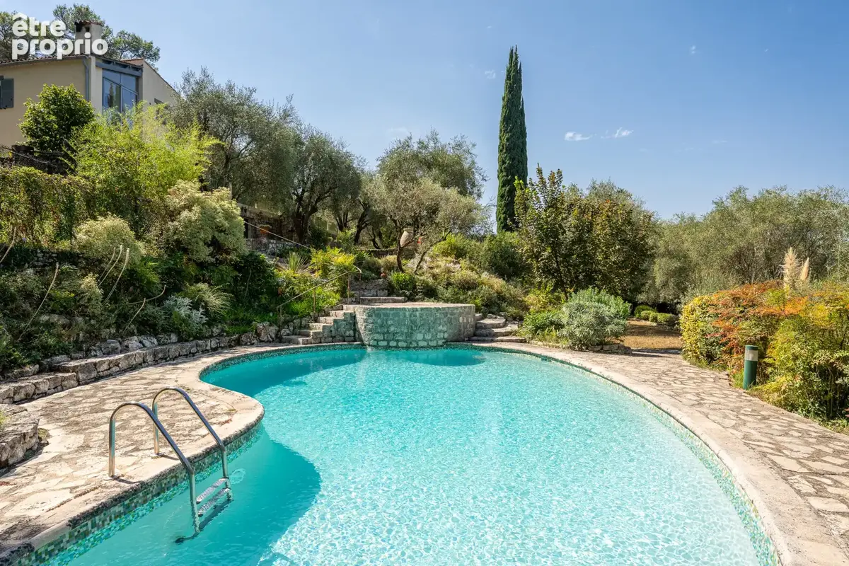 Villa avec piscine et pool house dans un environnement calme et bucolique - photo 2