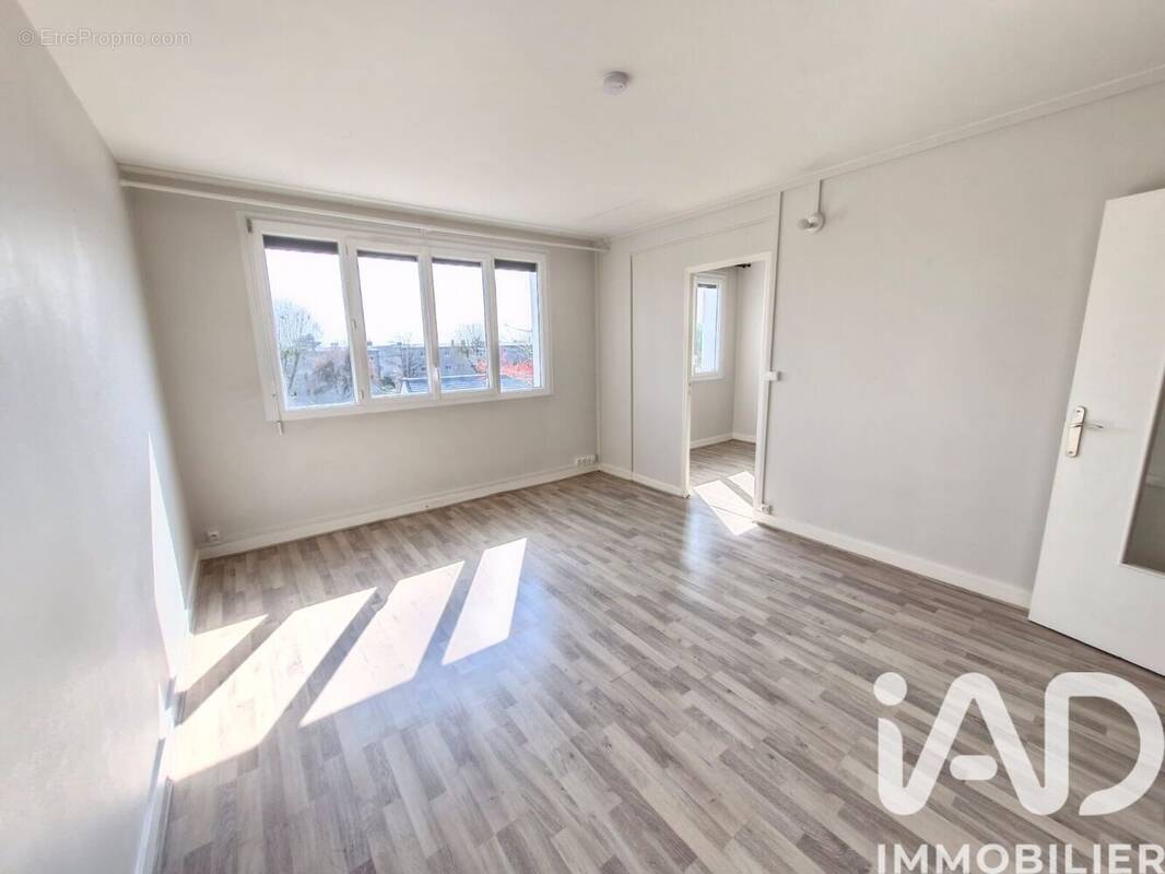 Photo 1 - Appartement à SAINT-JEAN-DE-BRAYE