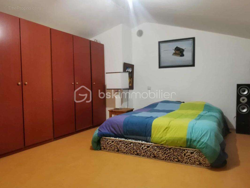 THOARD – Maison de village avec vue imprenable et fort potentiel locatif - photo 11