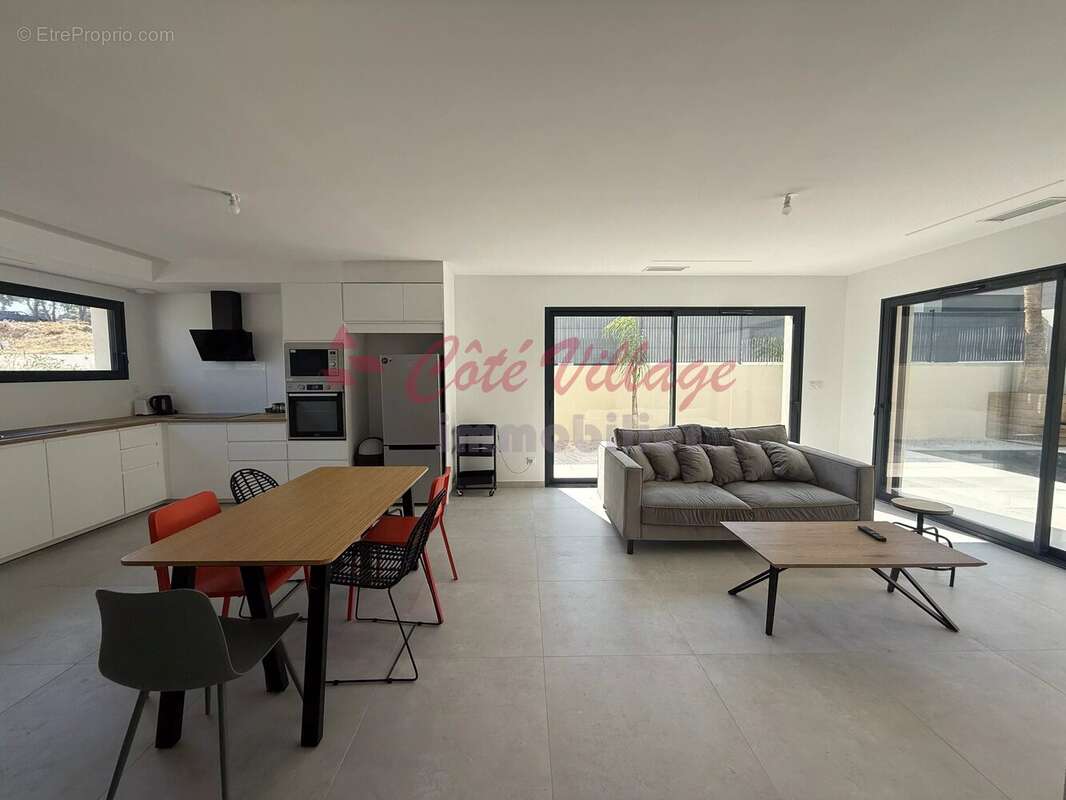 Narbonne Superbe maison T4 R+1 en 3 faces avec piscine et garage - photo 3