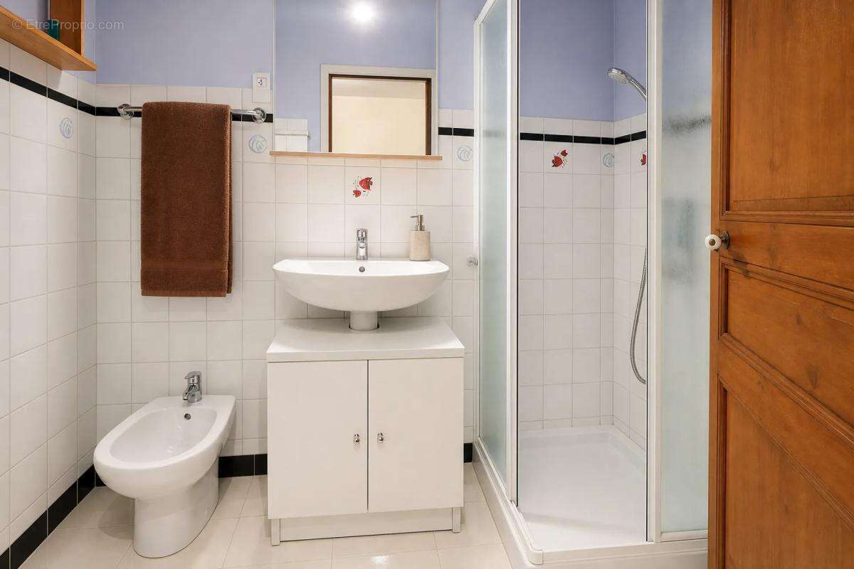 Maison lumineuse 5 chambres à Lézignan-Corbières  (vendu loué) - photo 10