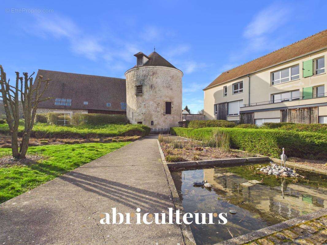 Appartement à SURVILLIERS