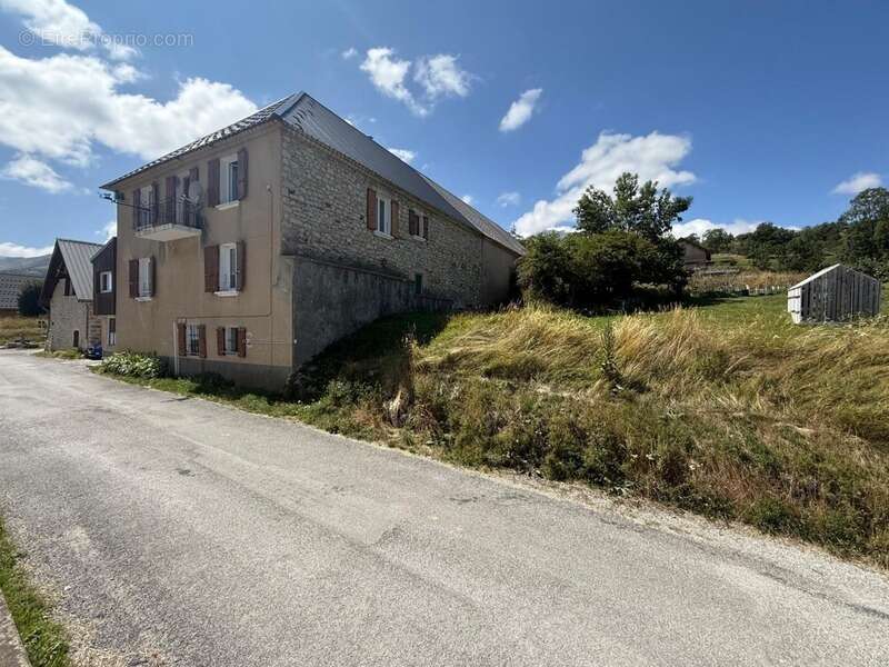 Maison à LA CLUSE