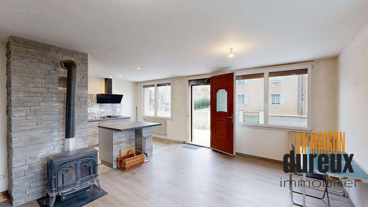 Maison à BEAUJEU-SAINT-VALLIER-PIERREJUX-ET-QUITTEUR