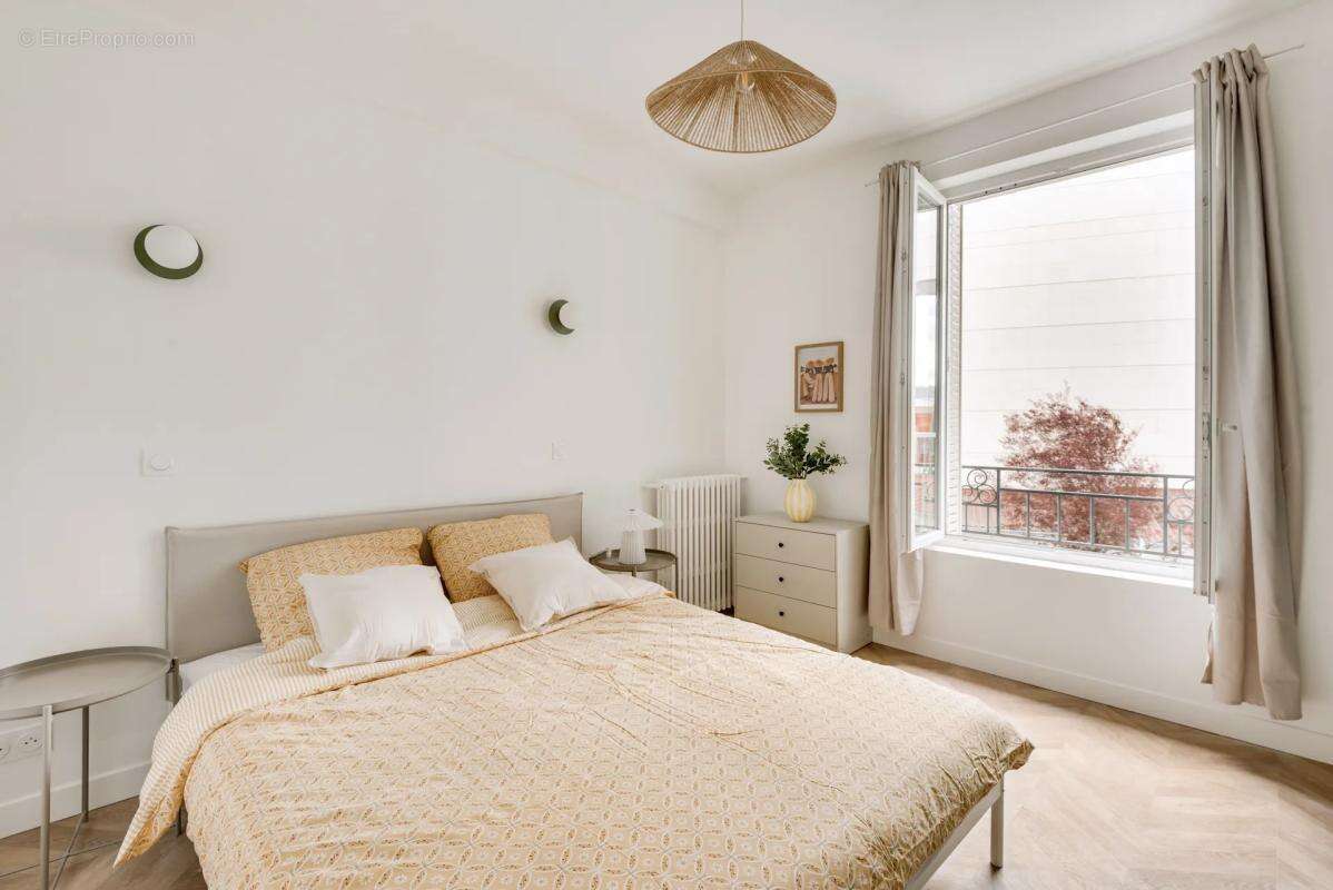 Appartement à COURBEVOIE