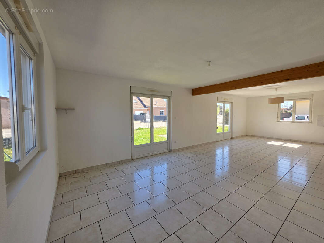 Maison 4 Chambres 133m2 LURE sur 5 ares 29 centiares de terrain - photo 3