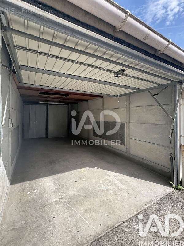Photo 3 - Parking à BOISSY-SAINT-LEGER