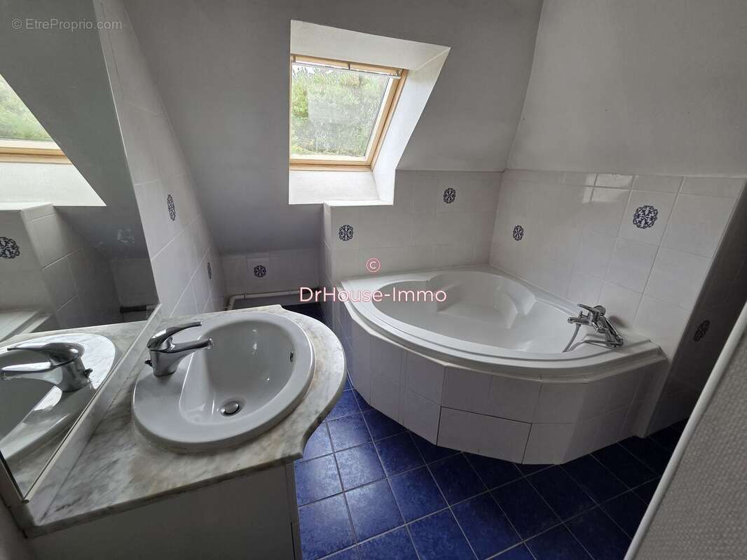 Maison à SAINT-JULIEN-LES-VILLAS