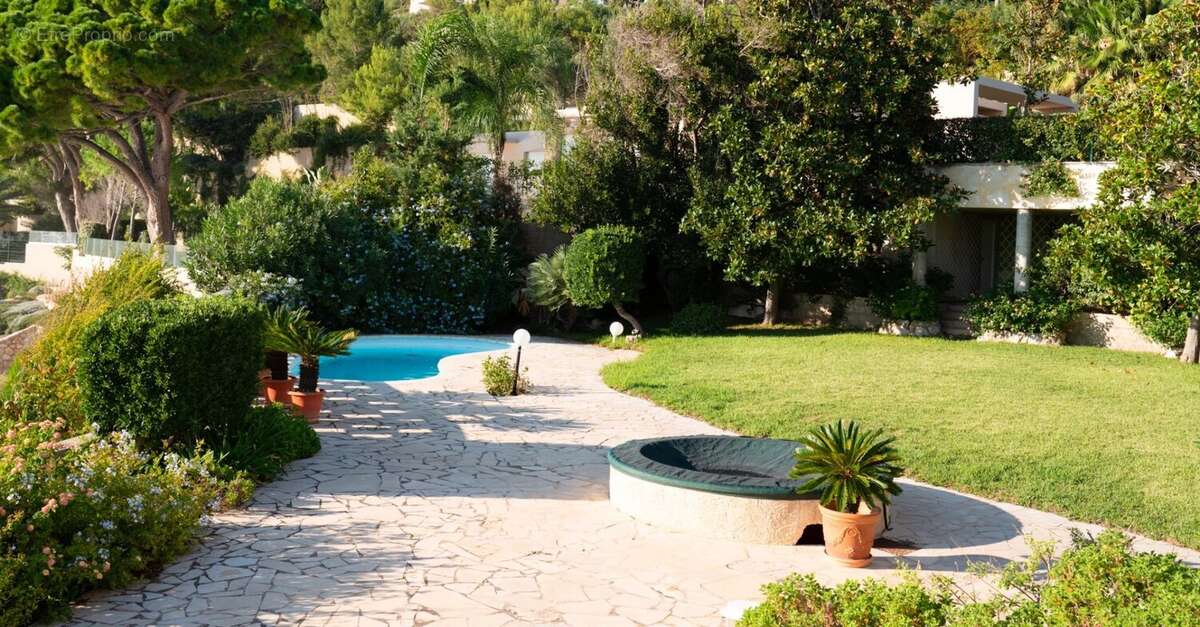 Villa à rénover dans un lieu prestigieux - photo 3