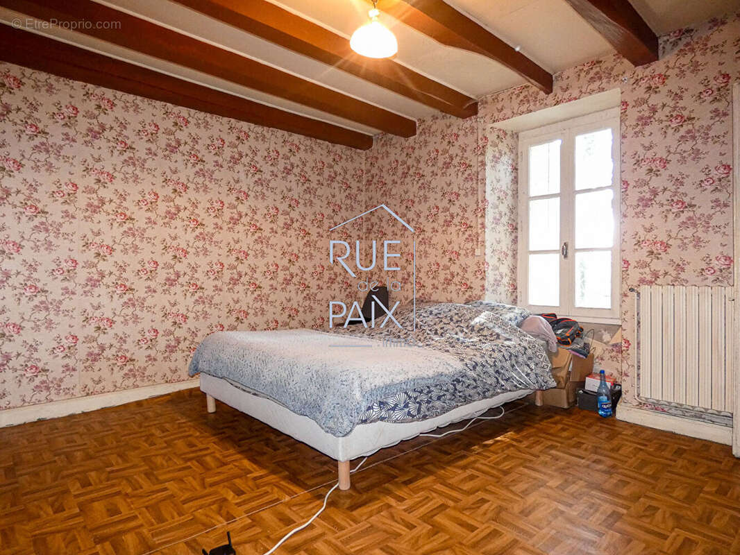 Maison à SAINT-JEAN-DE-SAUVES